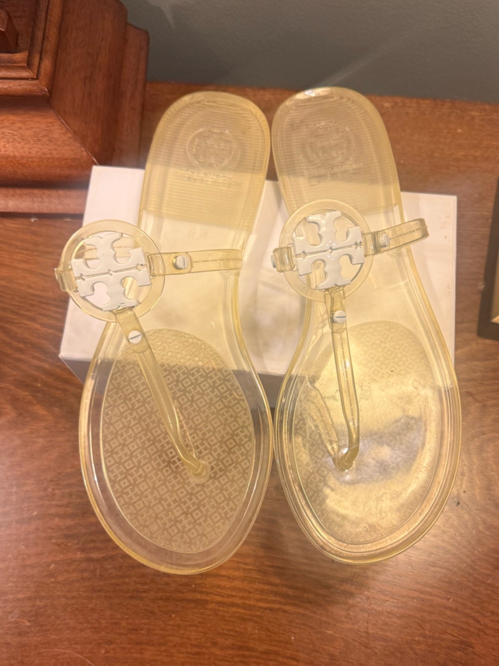 Tory Burch Mini Miller Clear White Jelly Thong Sandals Size 9 - Picture 3 of 9